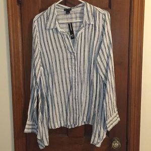 💜2 FOR $15💜 New Directions top.